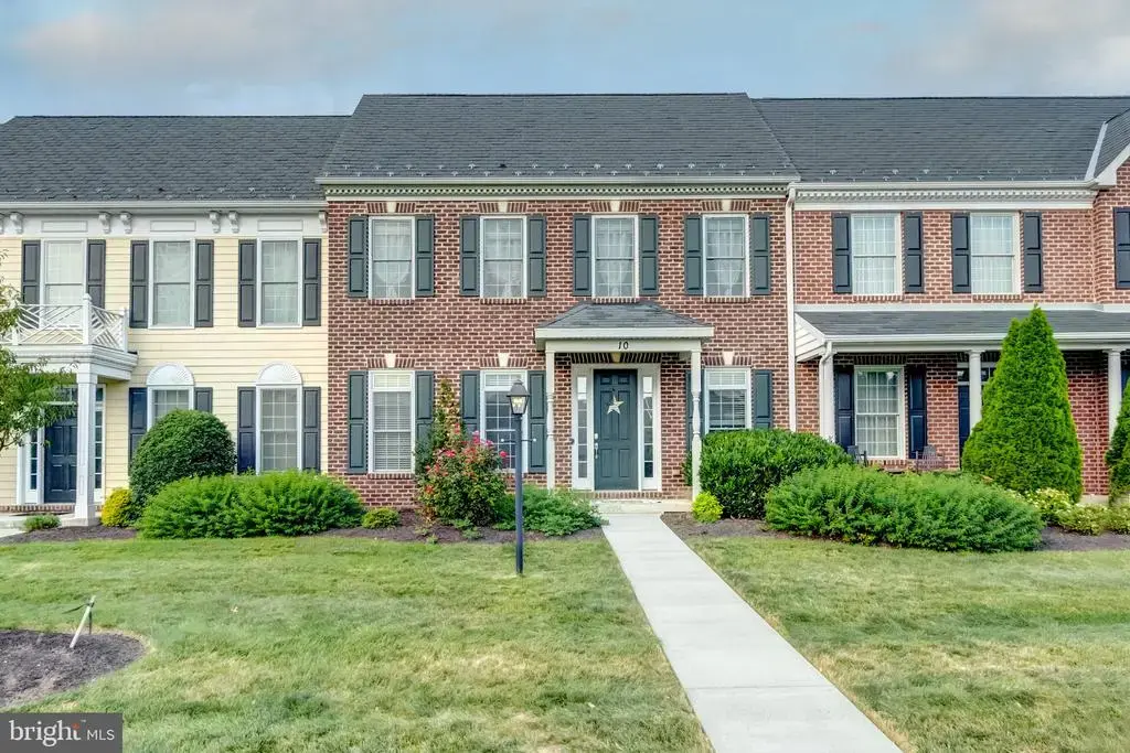 10 Jamestown Sq, MECHANICSBURG