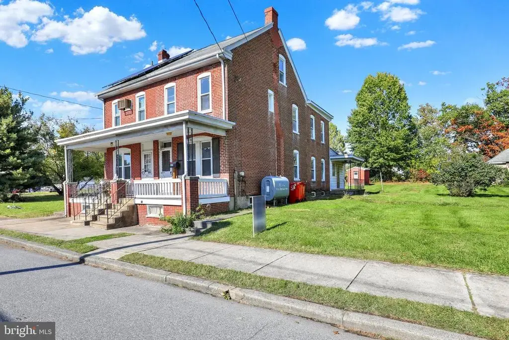 317 W Race St, STOWE