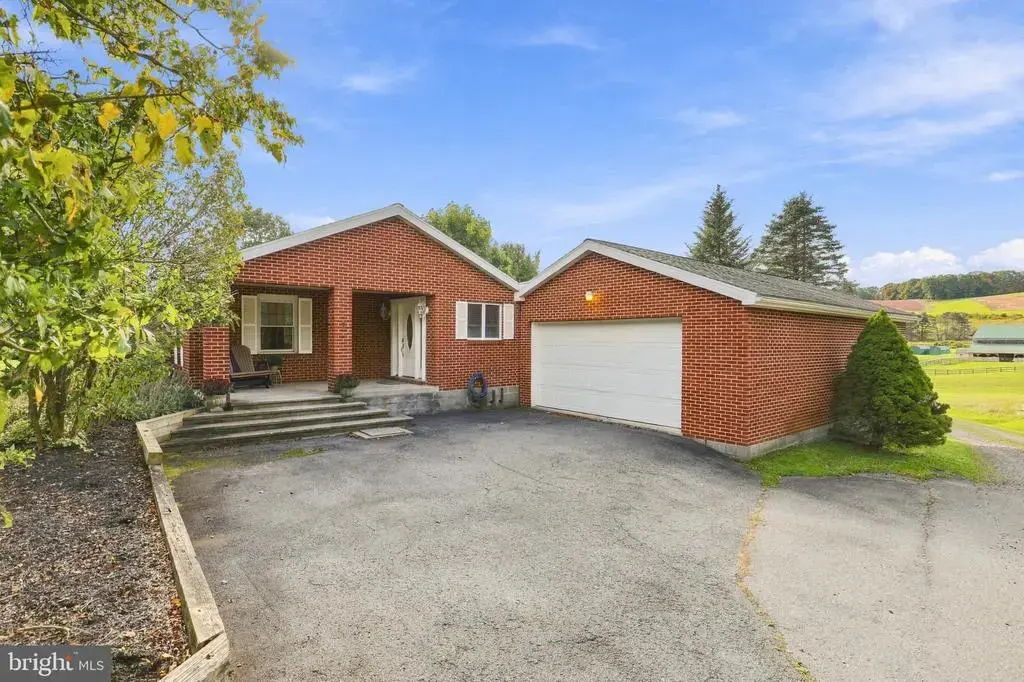 7 Little Pond Ln, FROSTBURG