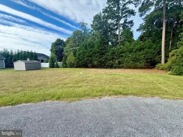 403 Summit Dr, Seaford