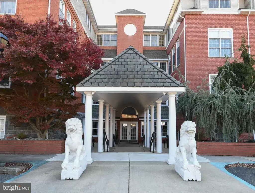 100 Aura Rd #112, CLAYTON