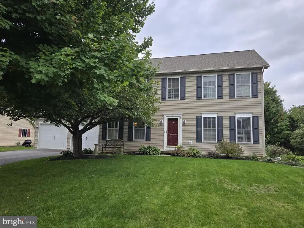 25 W Eppley Dr, CARLISLE