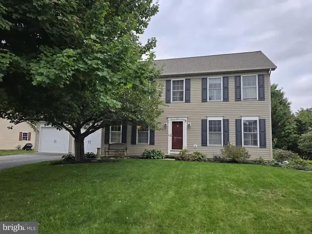 25 W Eppley Dr, Carlisle