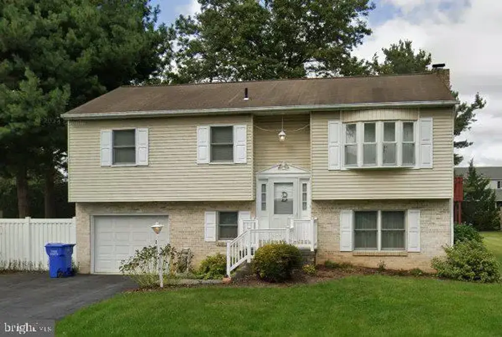 44 Longview Dr, MECHANICSBURG