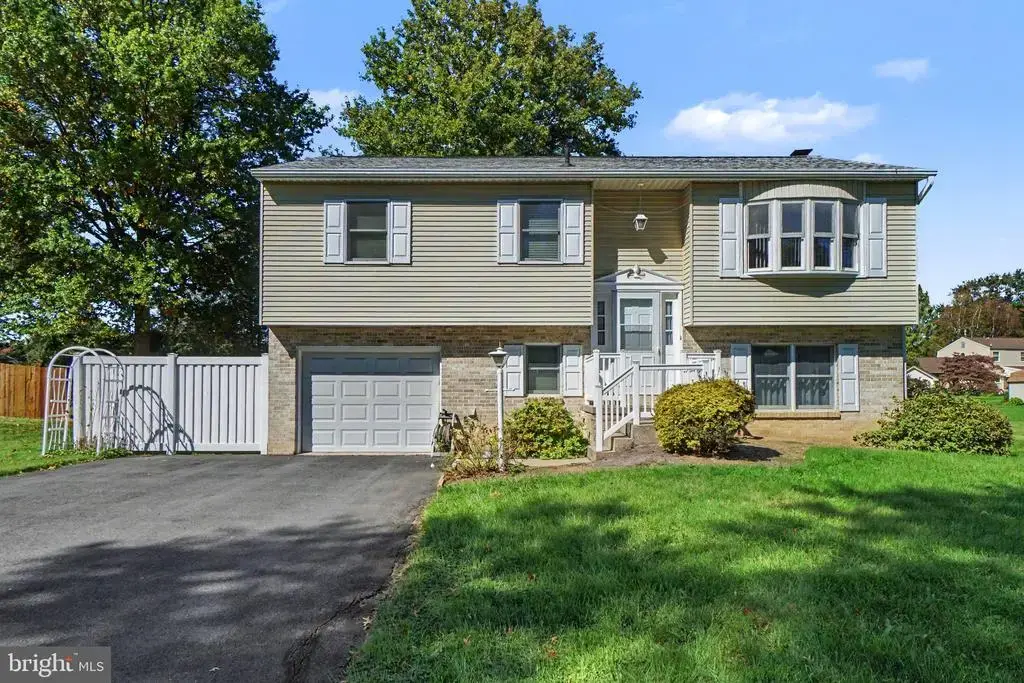 44 Longview Dr, MECHANICSBURG