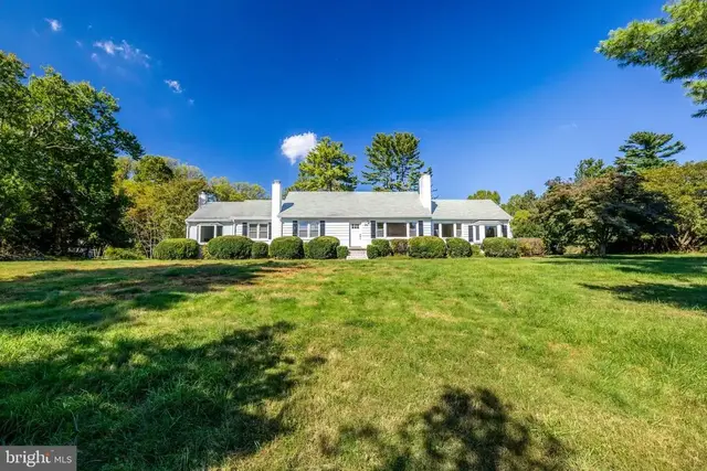 756 Applewood Ln, Great Falls