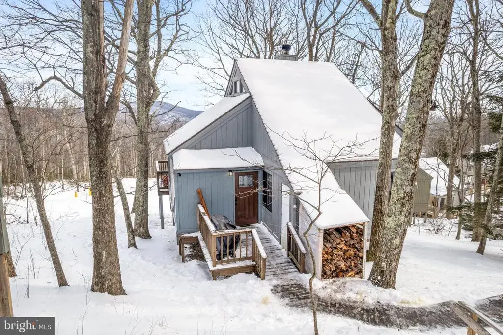 142 Squirrel Tree Ln, ROSELAND