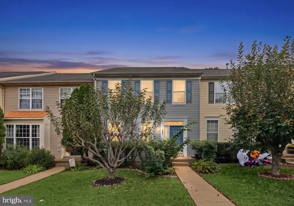2927 Rotterdam Loop, WOODBRIDGE