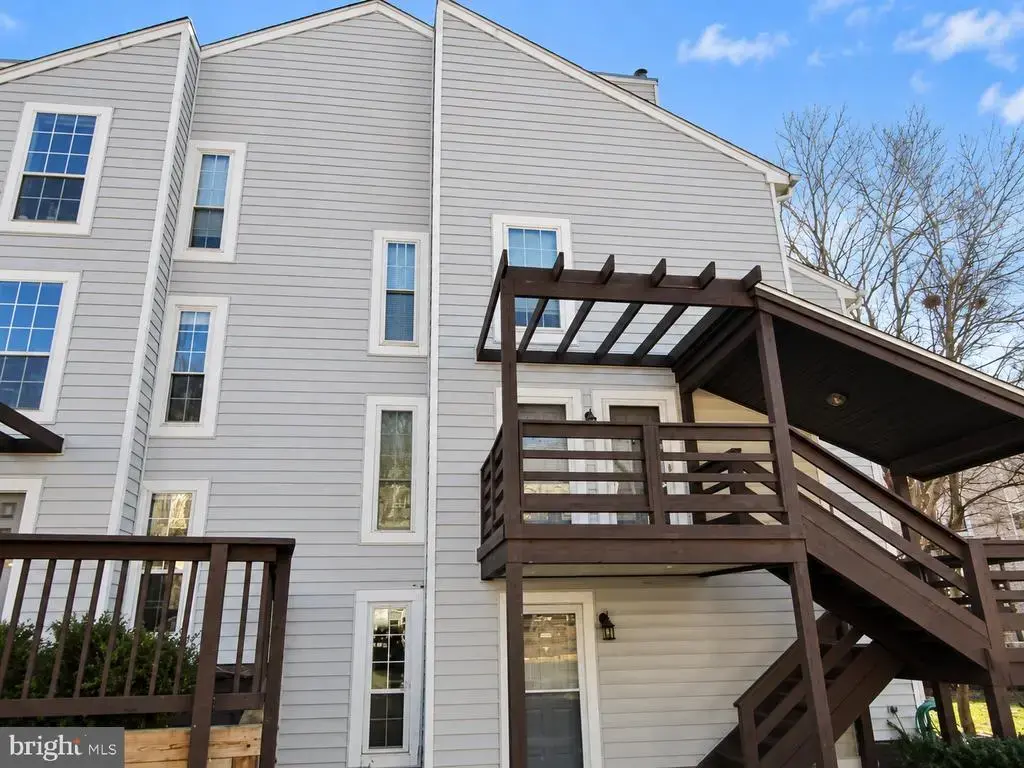 10053 Oakton Terrace Rd #10053, OAKTON