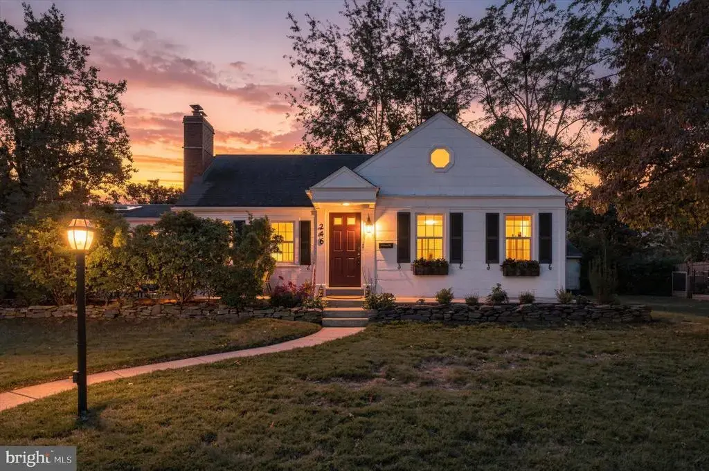 246 Lenox Rd, HAVERTOWN