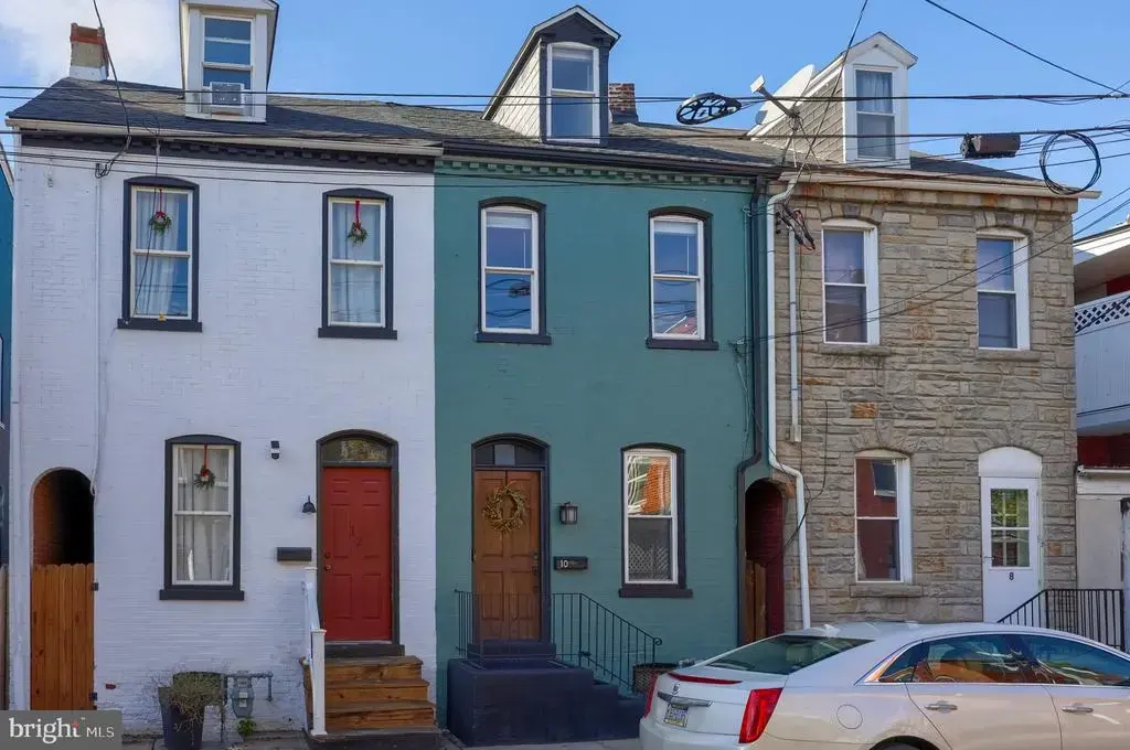 10 Locust St, LANCASTER