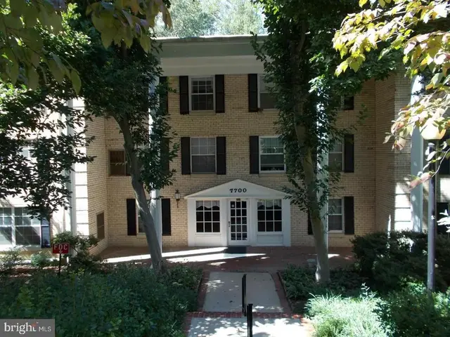 7700 Tremayne Pl #215, Mclean