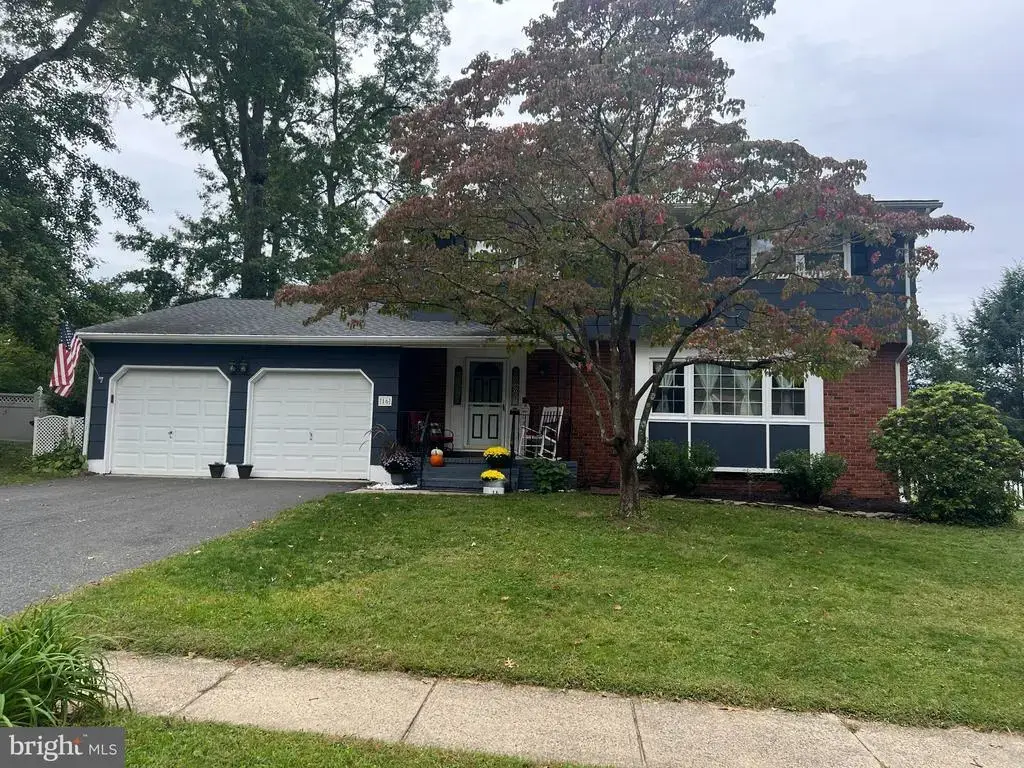 16 Twain Dr, ALLENTOWN