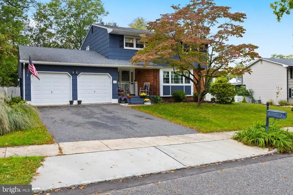 16 Twain Dr, ALLENTOWN