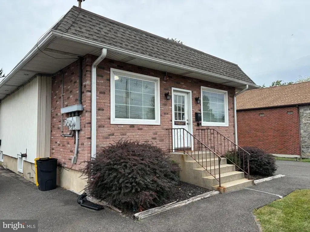 246 S White Horse Pike, AUDUBON