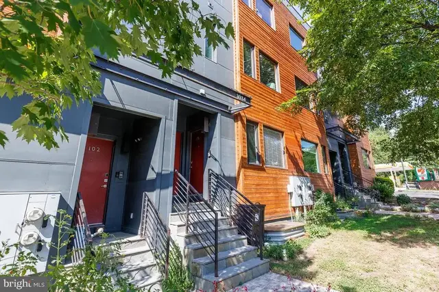 1034 Otis St Ne #101, Washington