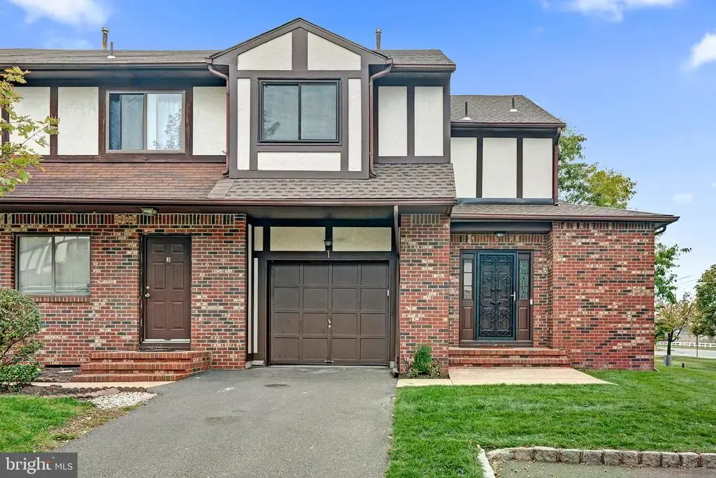 1 Devonshire Ct, EWING TWP