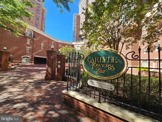 2121 Jamieson Ave #1002, Alexandria