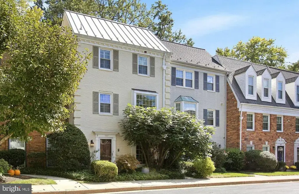 1107 Wimbledon Dr, MCLEAN