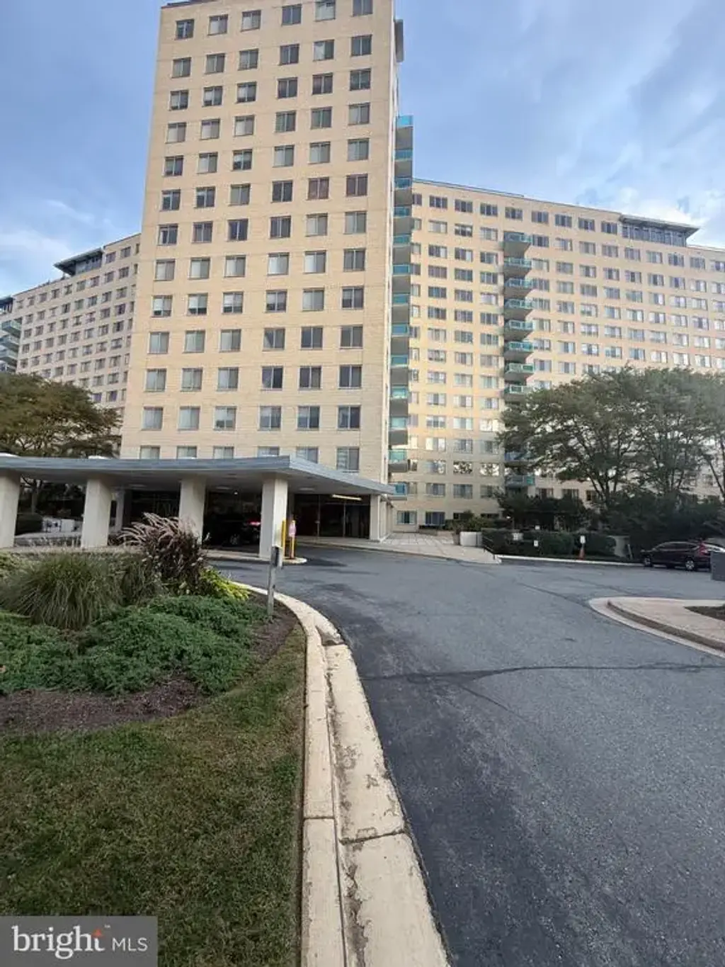 10401 Grosvenor Pl #310, ROCKVILLE