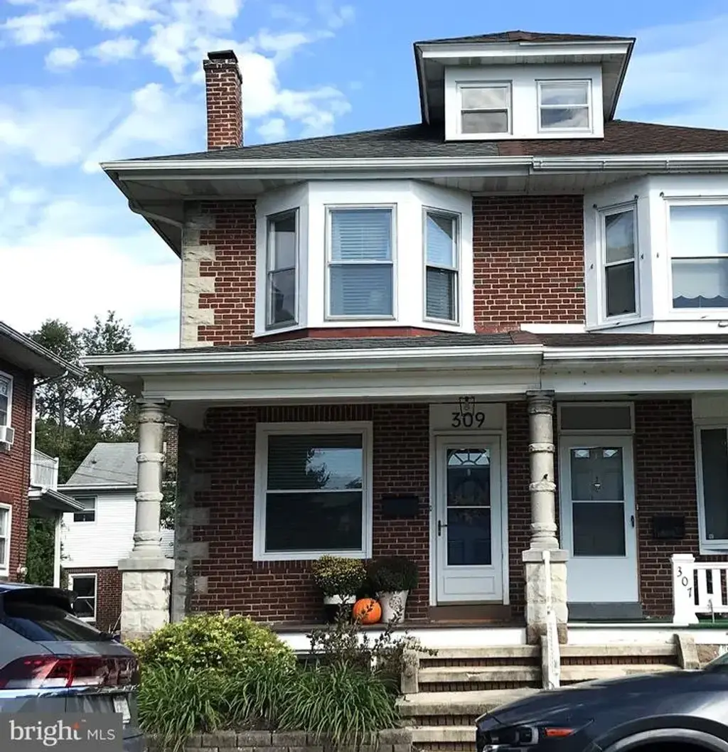 309 Telford Ave, WEST LAWN