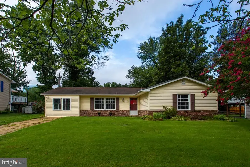 909 Fowler Ct, WALDORF