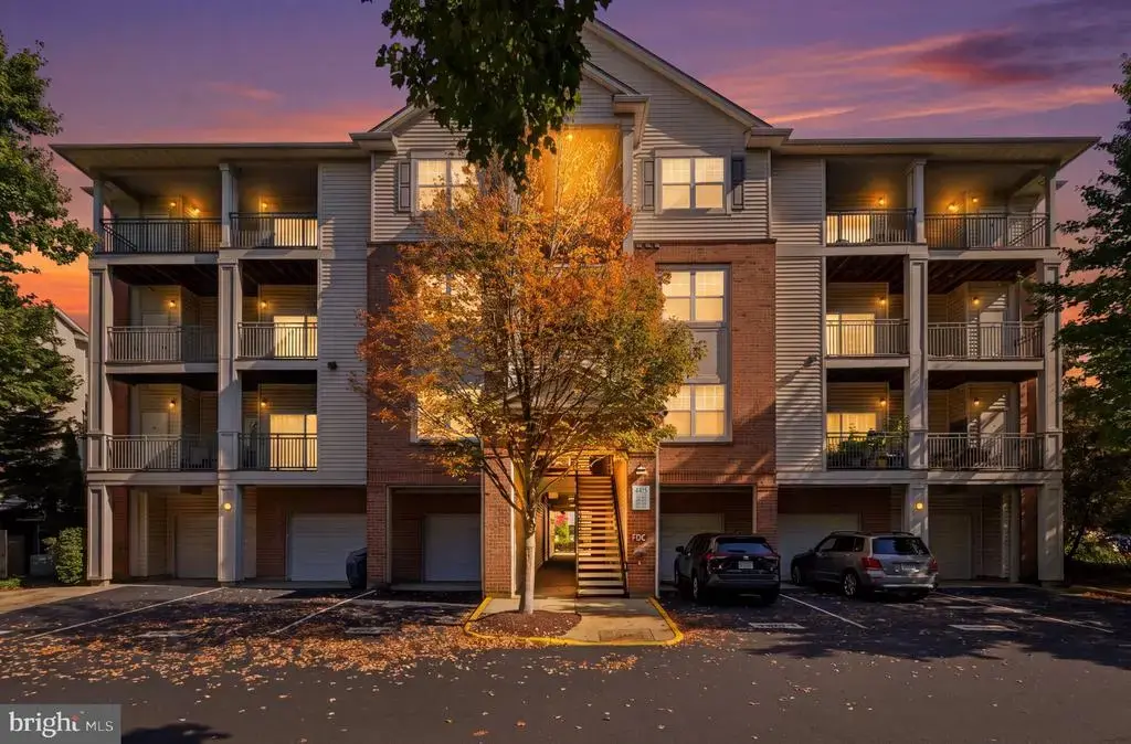 4415 Weatherington Ln #404, FAIRFAX