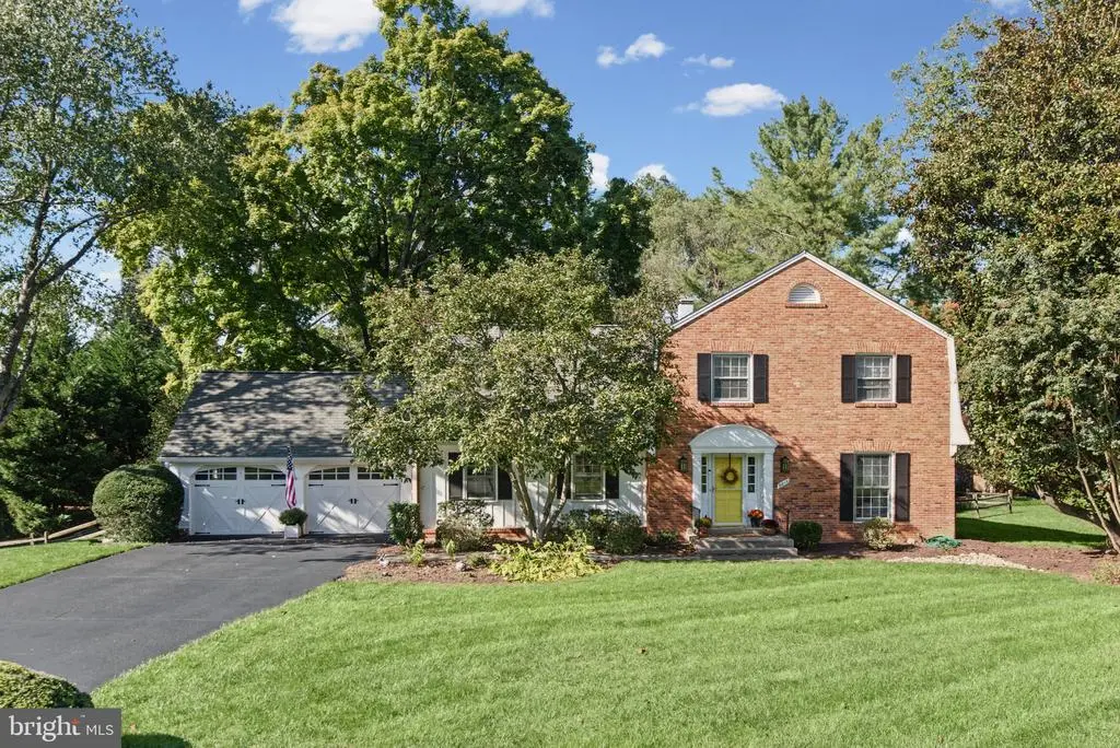9813 Brookford Rd, POTOMAC