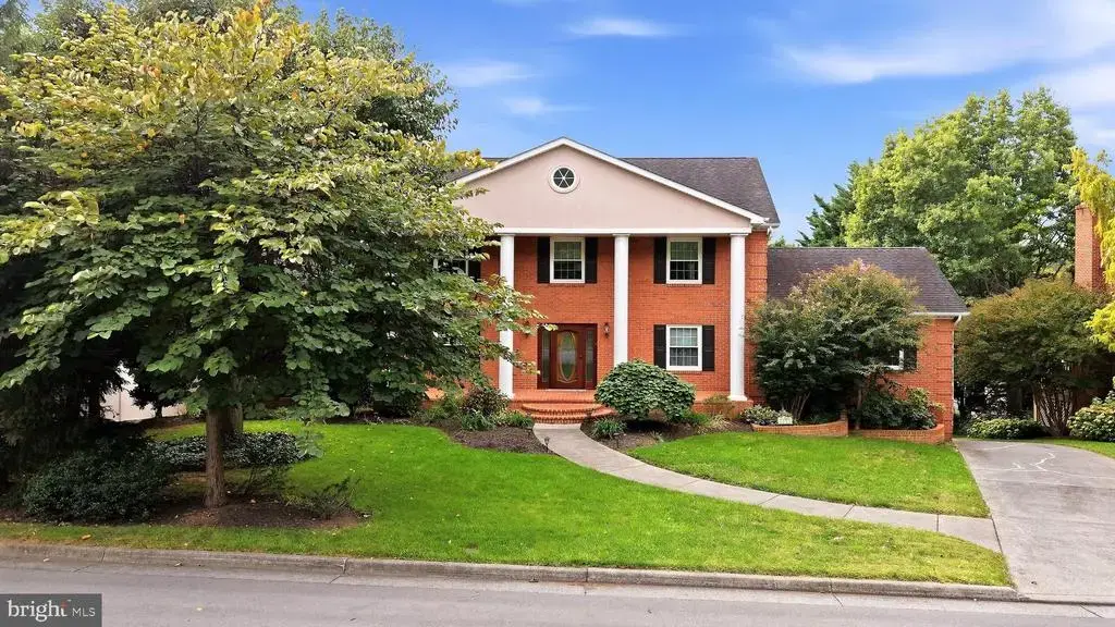 637 Treys Dr, WINCHESTER