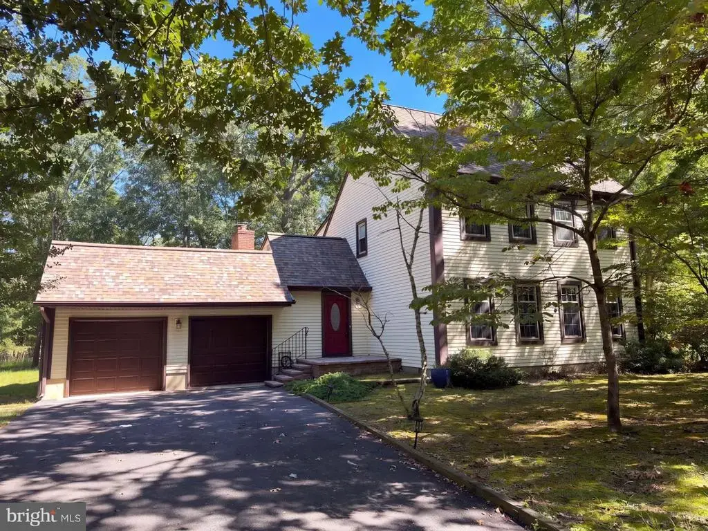 106 Yorktown Ct, MEDFORD