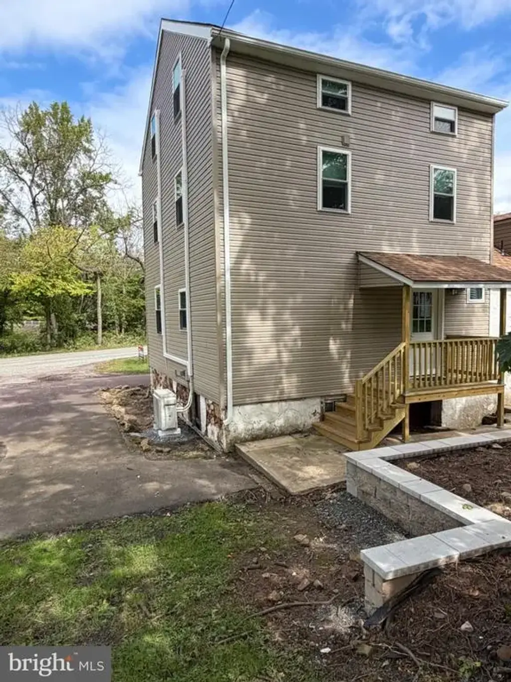 202 Stony Run Rd, SPRING CITY