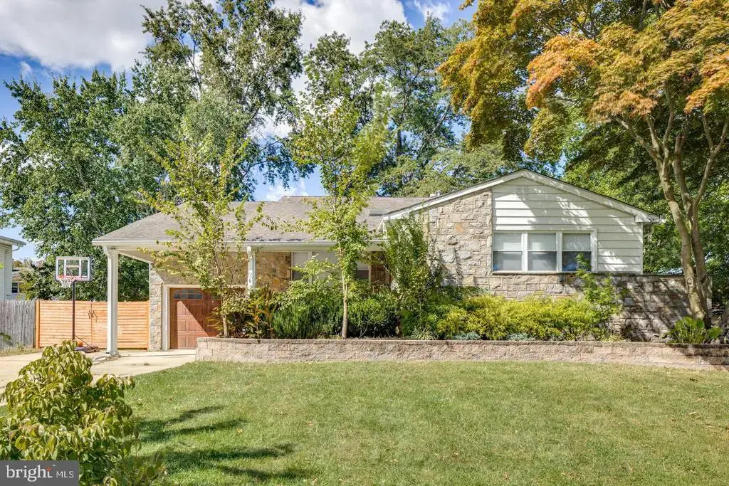 421 Fireside Ln, CHERRY HILL