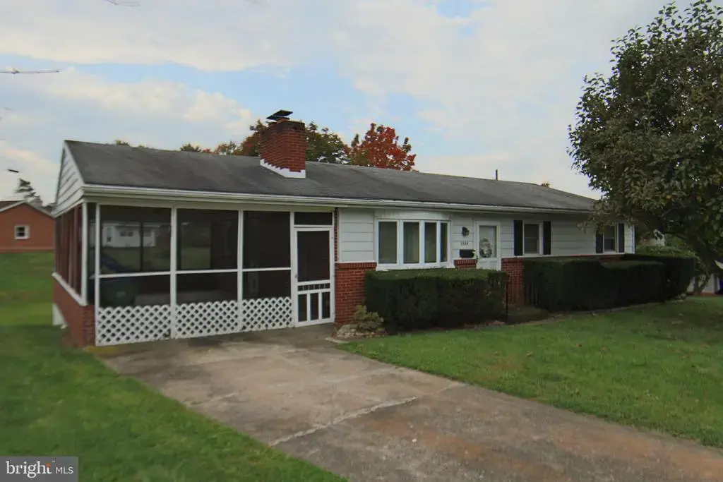 3335 Trinity Rd, HARRISBURG