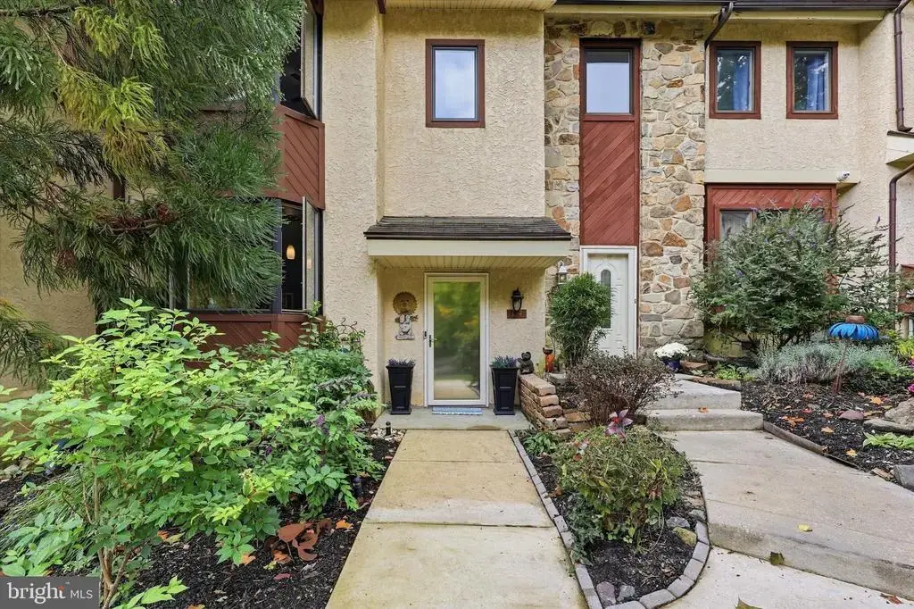 314 Westbriar Dr, MEDIA