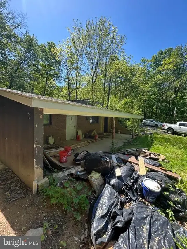 9432 Crystal Falls Dr, Hagerstown