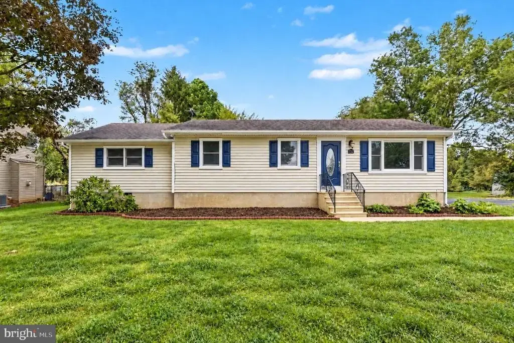 132 Macintosh Dr, COLORA