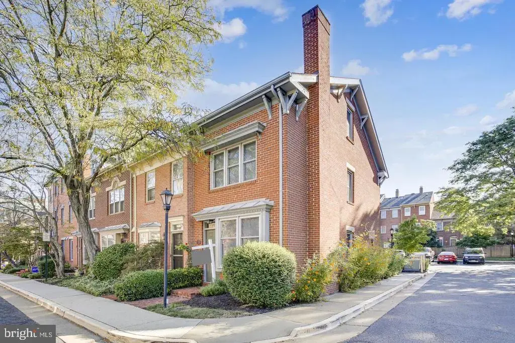 501 Colecroft Ct, ALEXANDRIA