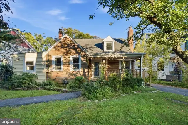 115 S Spring St, Falls Church