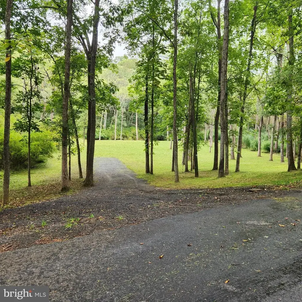 3237 Green Rd, WHITE HALL