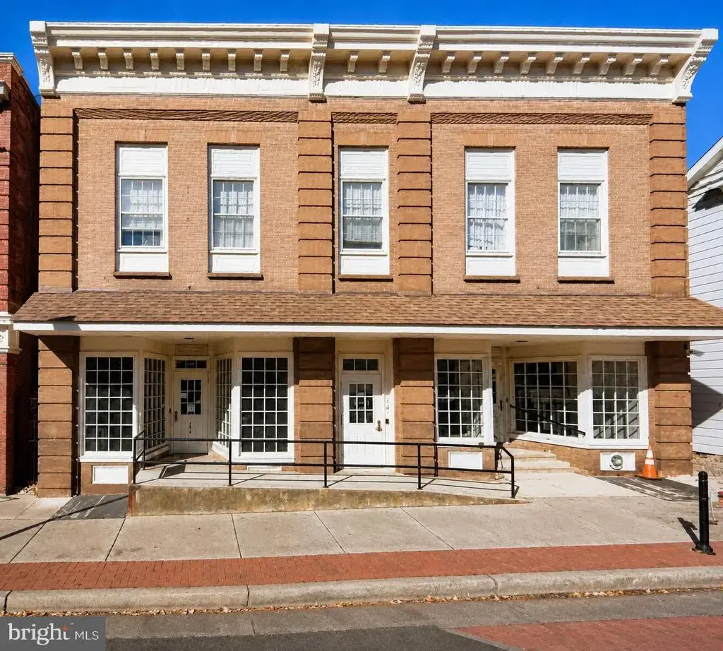 108 E Washington St, CHARLES TOWN