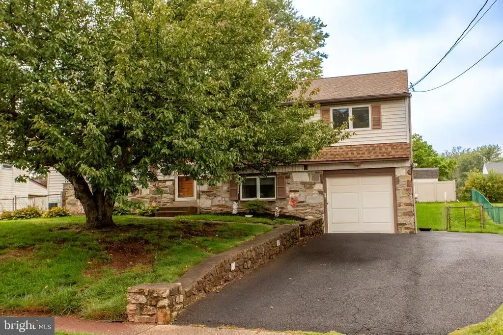 995 Hilltop Rd, WARMINSTER