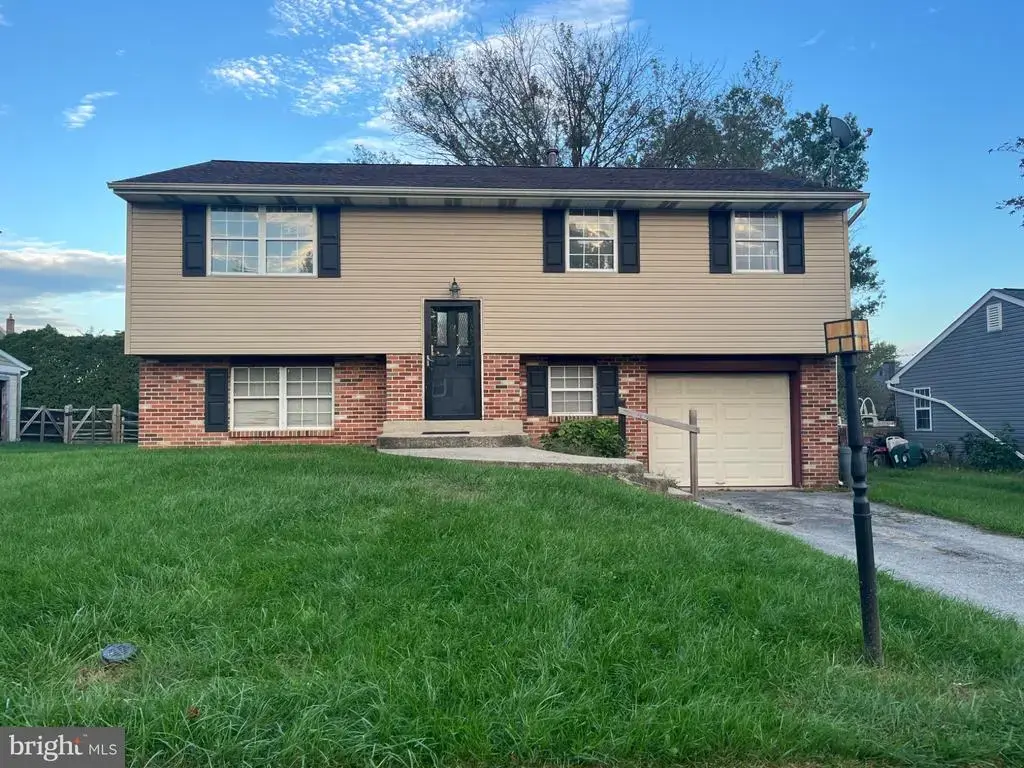 755 Moonflower Ave, READING