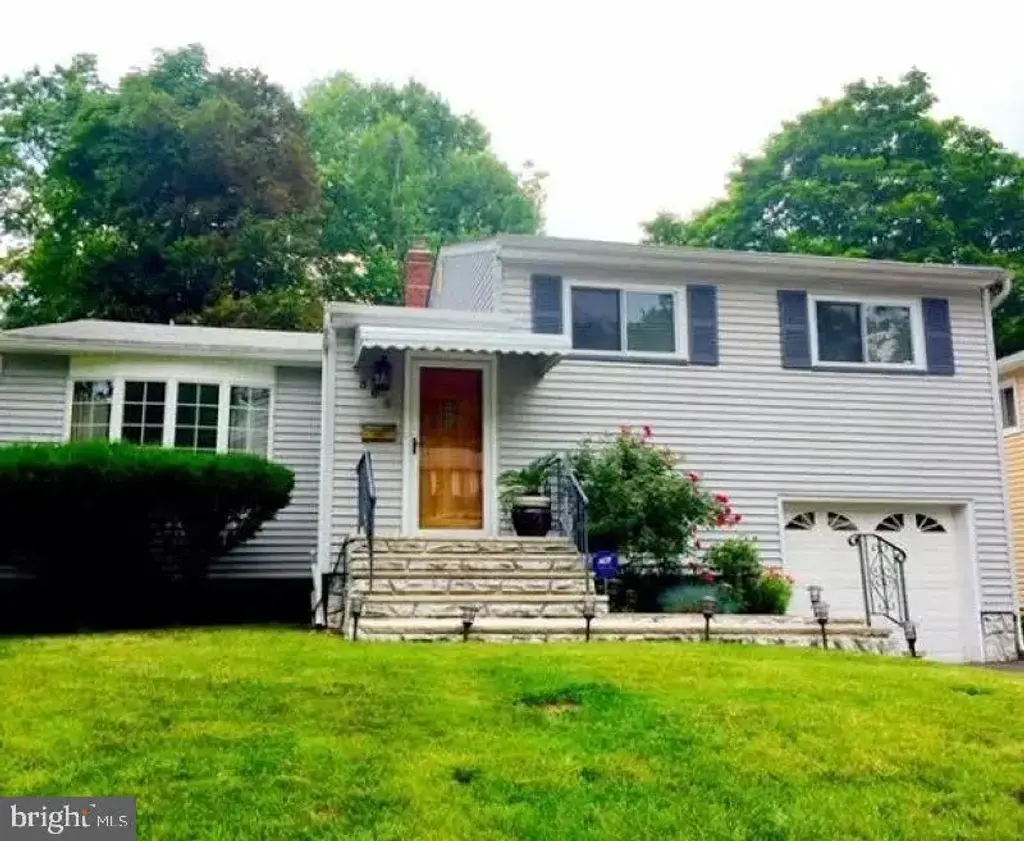 305 Mclean Pl, HILLSIDE