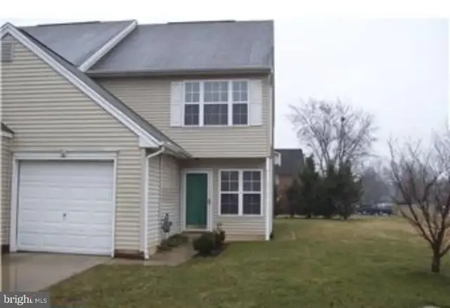 32 Periwinkle Ct, Dover
