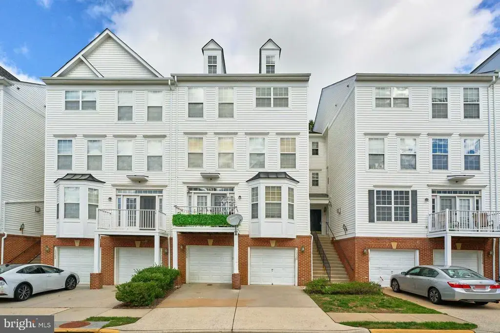 13538 Davinci Ln #49, HERNDON