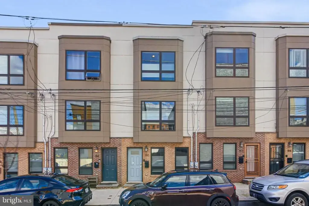 190 W Oxford St, PHILADELPHIA