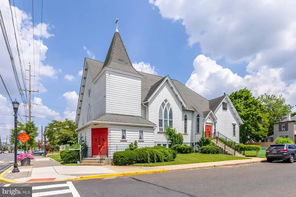 14 Center Ave, WESTVILLE
