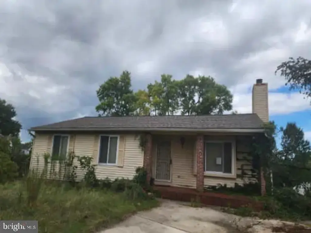 501 Pacer Dr, HYATTSVILLE