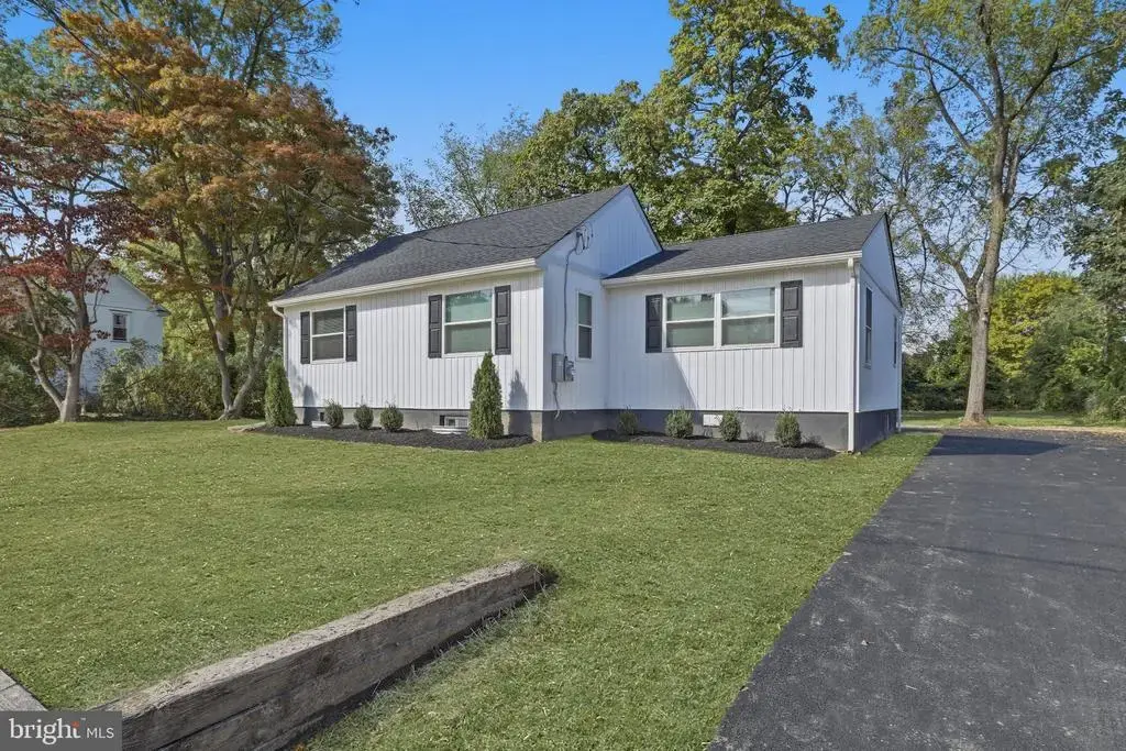 215 Almonesson Rd, BLACKWOOD
