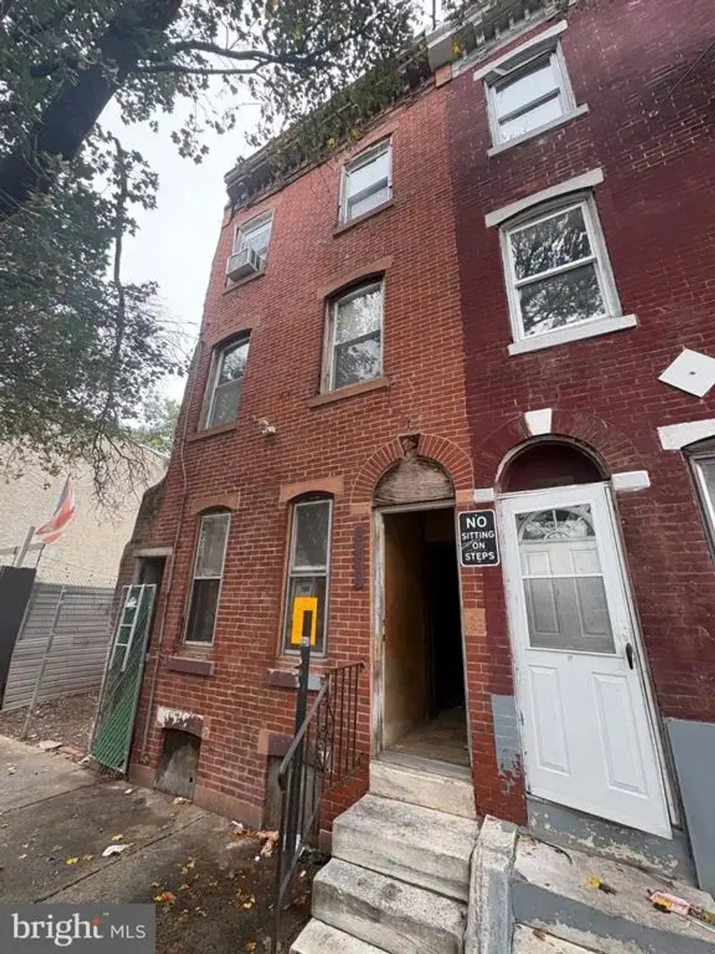 2433 N Lawrence St, PHILADELPHIA